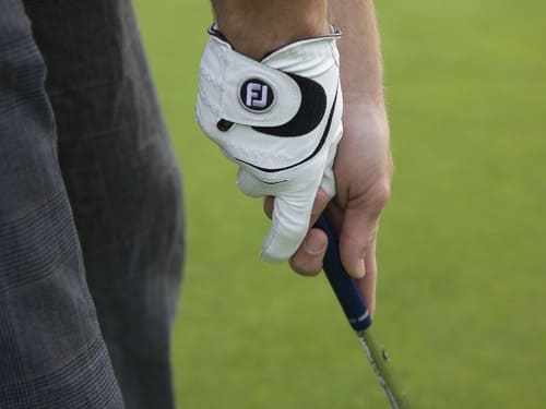 Which Hand Do You Wear A Golf Glove 1