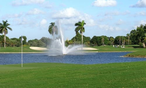 how much water does a golf course use 2